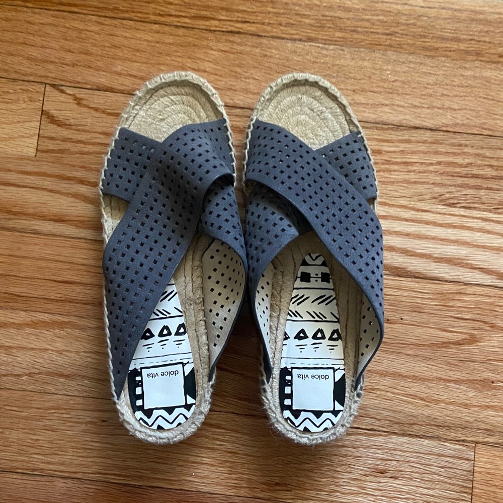 Dulce Vita Sandals